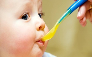 Tự làm siro ho cho bé vào mùa lạnh