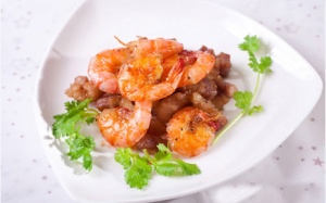 Thịt ba chỉ rang cháy cạnh cùng tôm thơm ngon bá cháy!