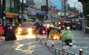 Chiều nay Nam Bộ có mưa rất to do áp thấp nhiệt đới