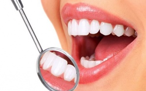 Bằng những cách này hàm răng ố vàng sẽ trở nên trắng sáng