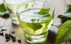 Uống trà xanh trước khi dùng TPCN để ngăn nhiễm độc gan?