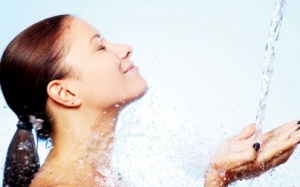 Mùa Đông tắm như thế nào để không bị ốm?