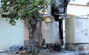 Vụ nổ bốt điện làm 1 người chết, 4 người bỏng: Dội nước lên nạn nhân có đúng cách?