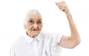 Công dụng mới của dầu cá: Tăng cường cơ bắp ở phụ nữ lớn tuổi