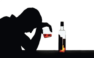 Uống nhiều rượu có thể gây táo bón?