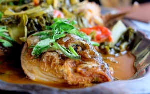 Cá chép om dưa nóng hổi cho ngày lạnh