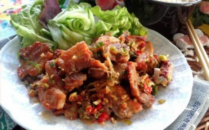 Đầu tuần ngon miệng với món thịt heo xóc tỏi ớt