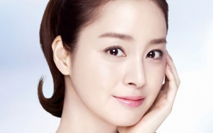 10 bí mật bất ngờ cho làn da tươi trẻ, thách thức thời gian