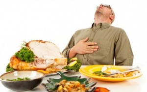 Căng da bụng chùng da mắt: Hãy đổ lỗi cho muối và protein