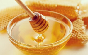 Phân biệt mật ong nguyên chất và mật ong bị pha
