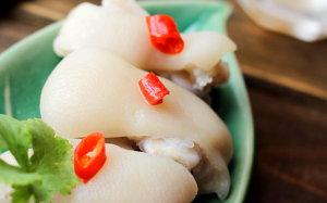 Móng giò chua ngọt: Món ăn tăng cường collagen cho làn da thêm đẹp