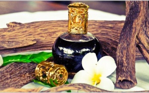 Tác dụng chống ung thư của tinh dầu trầm hương