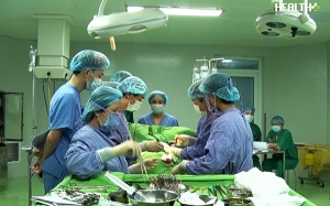 Thực hiện thành công ca ghép thận giữa chồng và vợ lần đầu tiên ở Việt Nam