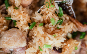 Xôi sườn hấp lá sen: Thơm ngon, ấm bụng những ngày Đông