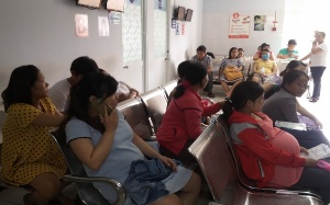 Hàng loạt thai phụ hoang mang “đòi” xét nghiệm virus Zika