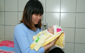 Hy hữu: Cứu sống cả mẹ và con sản phụ viêm thận lupus nguy kịch