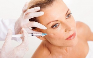 Tiêm botox ngoài làm đẹp thì còn trị được bệnh gì?
