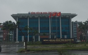 Xác minh trường hợp bé 4,8kg bị gãy tay, xẹp phổi vì đẻ thường