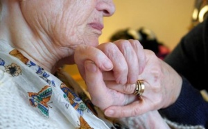 Lần đầu trong 20 năm tuổi thọ trung bình người Mỹ giảm 