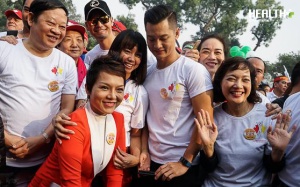 Hoa hậu Mỹ Linh, MC Phan Anh cùng chạy vì trẻ em Hà Nội 2016