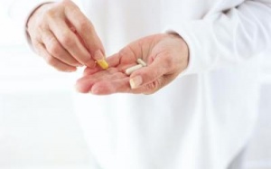 Dấu hiệu khi uống quá nhiều thuốc hormone tuyến giáp là gì?