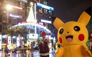 Sài Gòn trang hoàng rực rỡ đón Giáng sinh