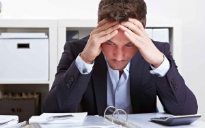 Ra nhiều mồ hôi mỗi khi căng thẳng hoặc đến chỗ đông người phải làm sao?