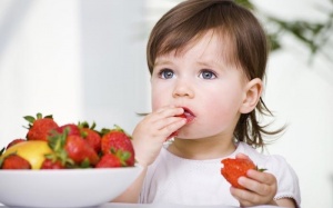 Dấu hiệu nào để biết con bị táo bón?