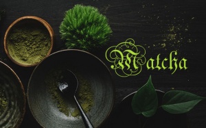 Đổ matcha vào cốc và rót nước sôi - việc làm vô nghĩa