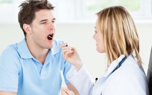 Cần tránh ăn gì nếu bị viêm thanh quản?