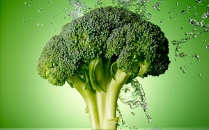 Bông cải xanh, rau chân vịt và lòng đỏ trứng giúp tăng cường trí nhớ