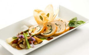 Tiệc giáng sinh với món ức gà nhồi phô mai ngon tuyệt