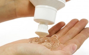 Dùng chất bôi trơn khi quan hệ: Tiện nhưng...