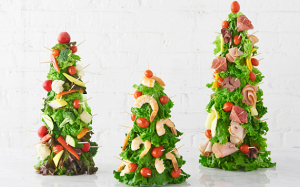 Làm cây thông Noel từ rau củ, tôm thịt cho Giáng sinh thêm vui
