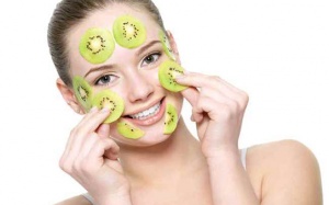 Làm sáng da với mặt nạ kiwi