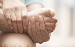 Phải làm sao khi bị đau âm ỉ, dai dẳng do ngã và chuột rút?