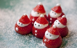 Trang trí ông già Noel bằng dâu tây cực dễ thương