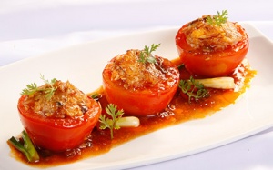 Cà chua nhồi thịt sốt đổi vị bữa cơm chiều