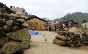 Ngôi làng được quây bằng đá ở Lạng Sơn