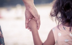 “Gà trống nuôi con” có nguy cơ mắc bệnh cao gấp đôi