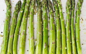 Măng tây tuy đắt nhưng giàu dinh dưỡng, mua về ăn ngay