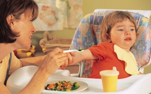 Lý do trẻ biếng ăn và giải pháp khắc phục