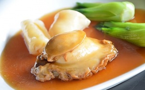 Bào ngư Úc 9 triệu đồng/kg: Nhà giàu Việt dưỡng sức chơi Tết