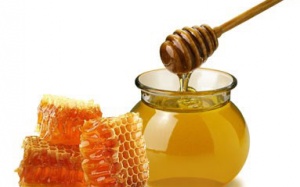 Mật ong không nên kết hợp với những gì?