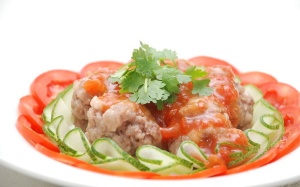 Thịt viên trứng cút sốt cà chua vừa ngon lại dễ làm