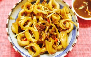 Cách làm mực sốt me dai giòn hấp dẫn