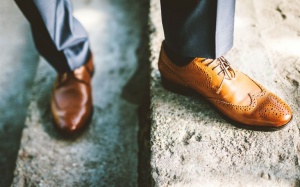 Dị ứng giày dép: Chuyện thật như đùa?