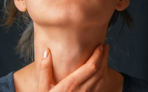 Đau họng trong ngày Tết: Thử ngay 5 cách này!