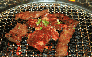 Phụ nữ bị ung thư vú không nên ăn thịt nướng!