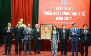 ​Thủ tướng muốn ngành Y tế thôi ban ơn mà hãy phục vụ